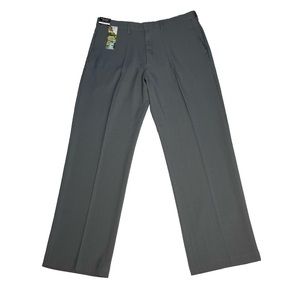 Haggar brand new with tags
Premium comfort Classic Fit dress pants